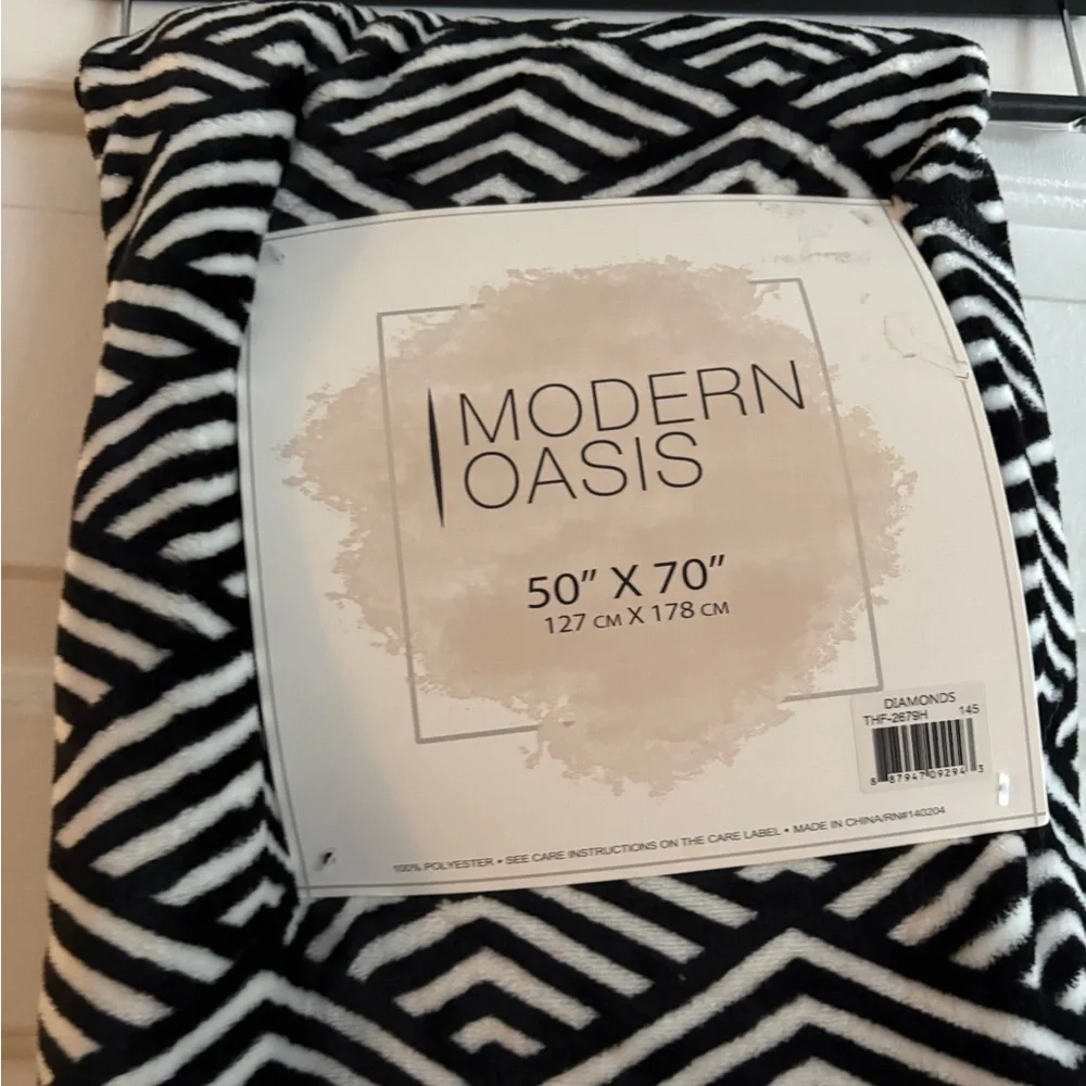 Throw blanket Black and White Geometric pattern